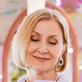 Ellen Marsh, the author